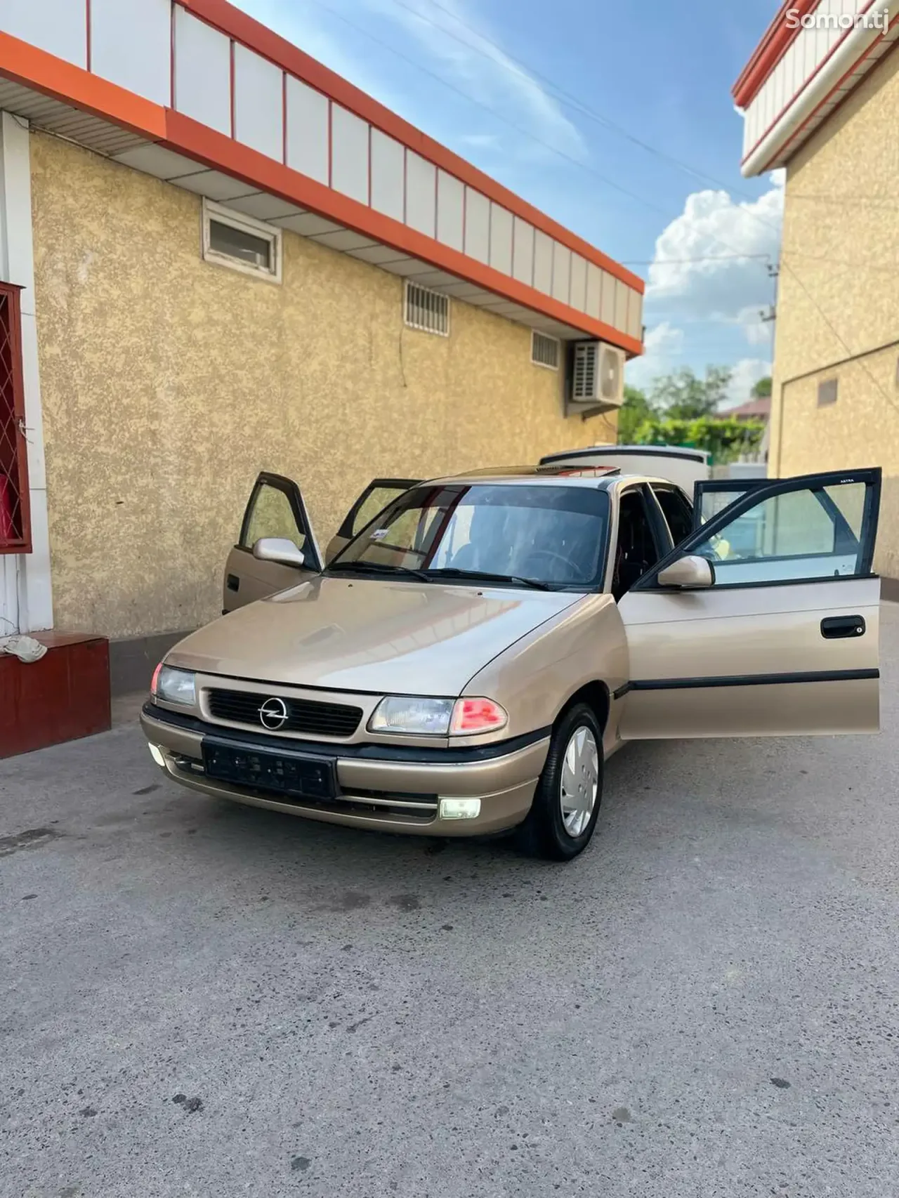 Opel Astra F 1997 · 1.6 MT