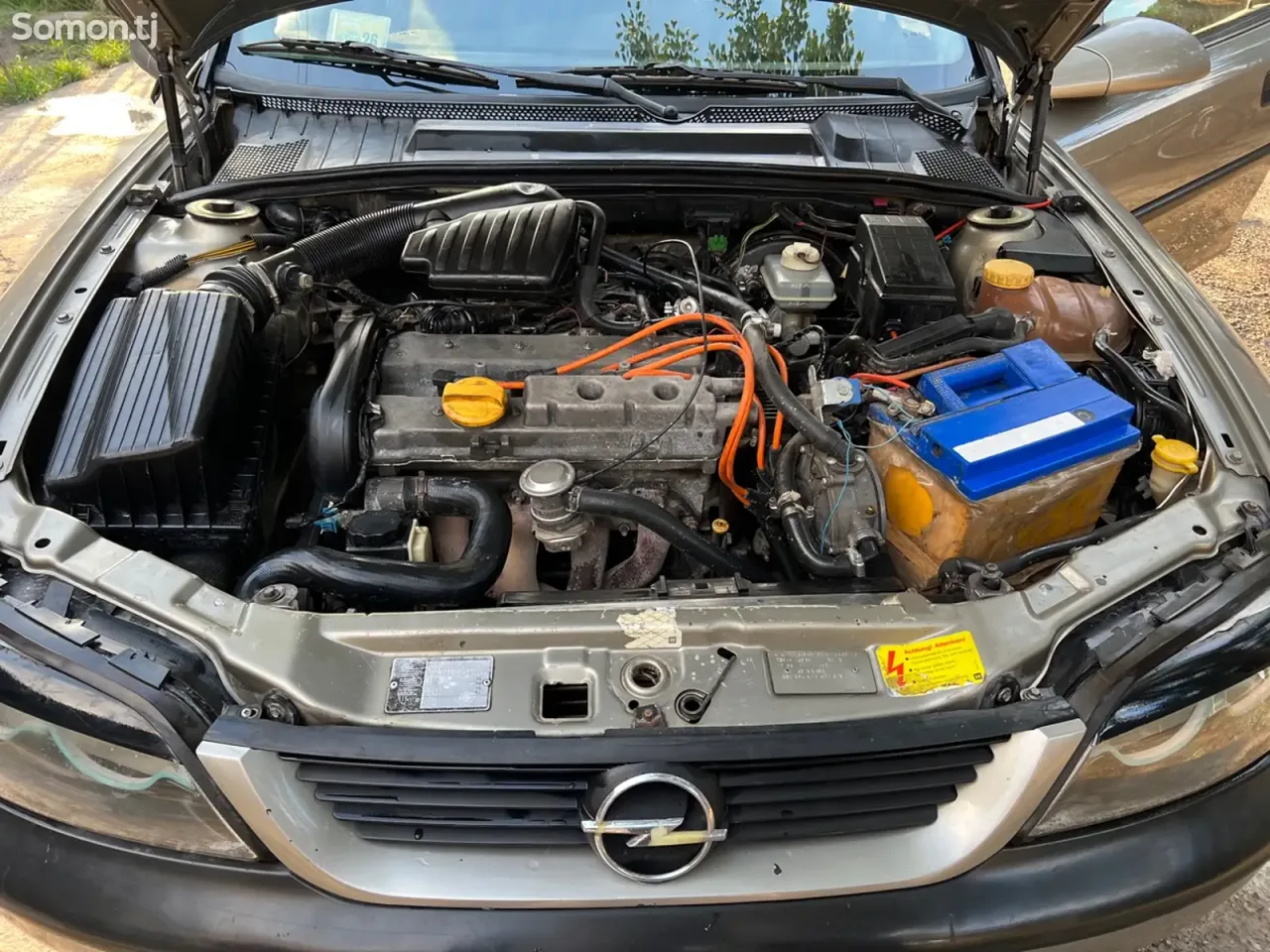 Opel Vectra B 1996 · 1.6 MT
