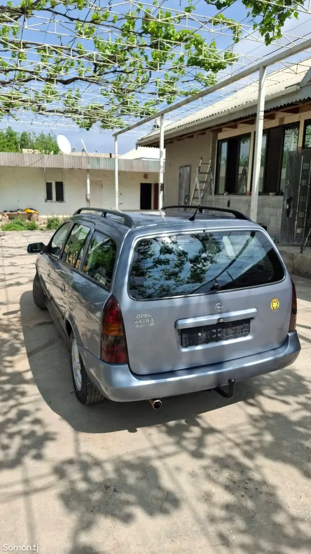 Opel Astra G 2004 · 1.6 MT