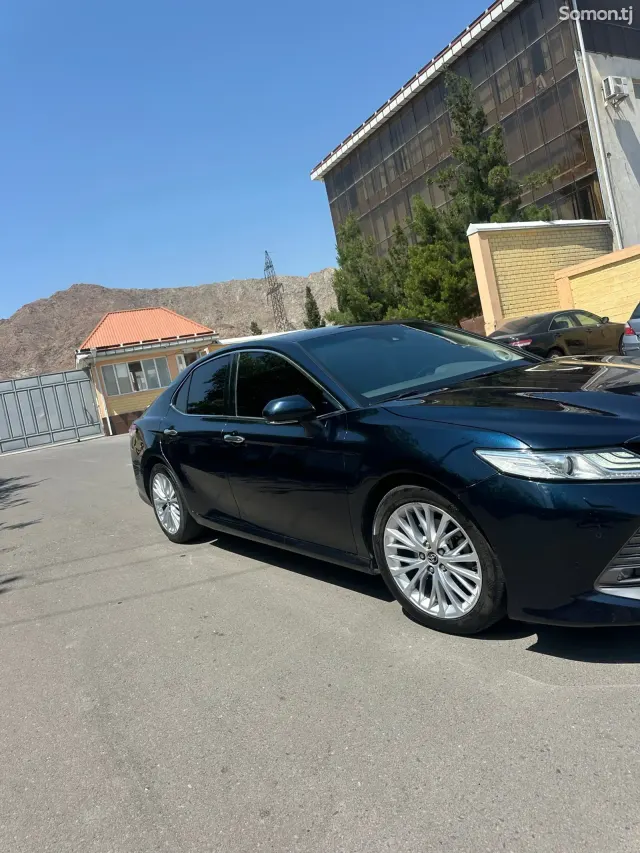 Toyota Camry 2018 · 3.5 AT