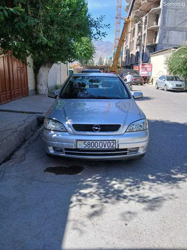 Opel Astra G 1998 · 1.6 MT