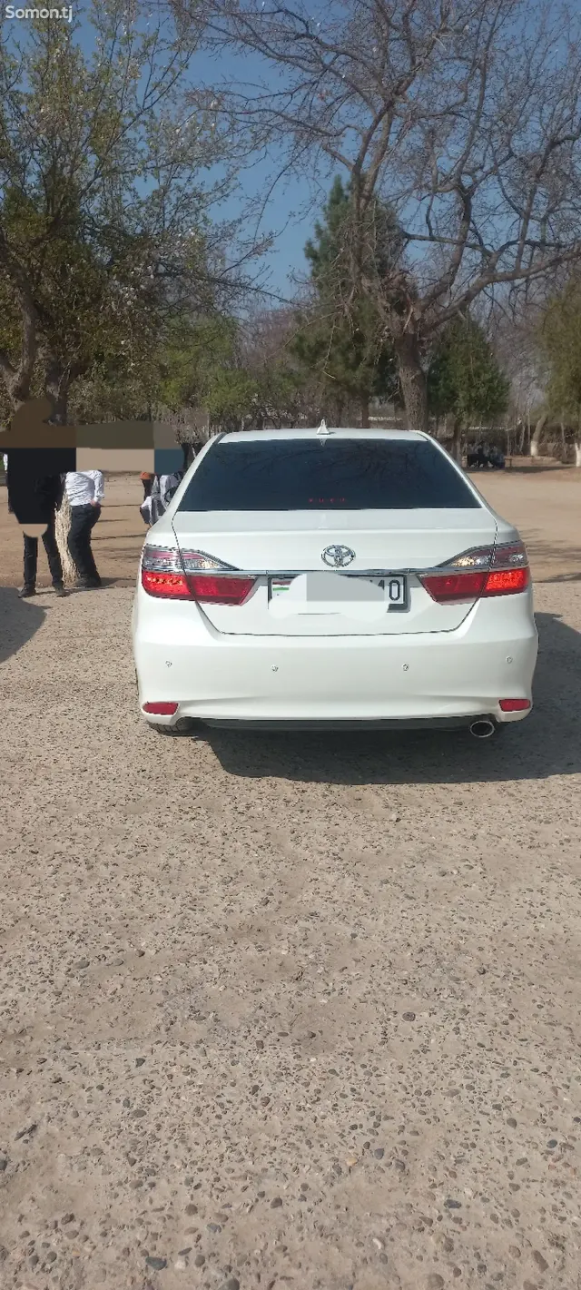 Toyota Camry 2015 · 2.0 AT