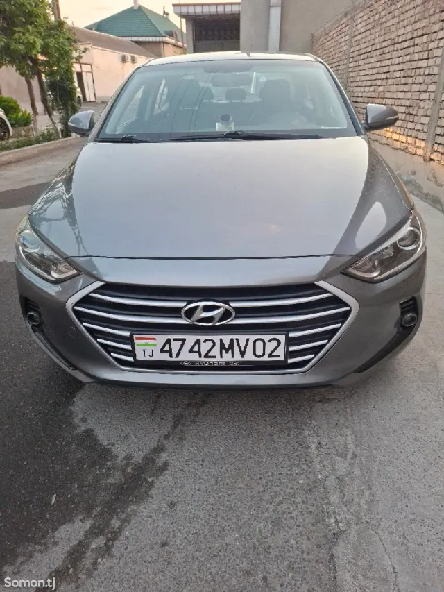 Hyundai Avante 2015 · 1.6 AT