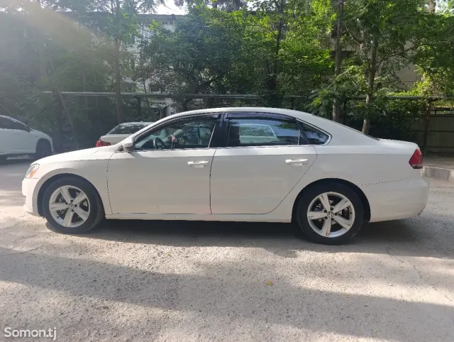 Volkswagen Passat 2014 · 2.5 AT