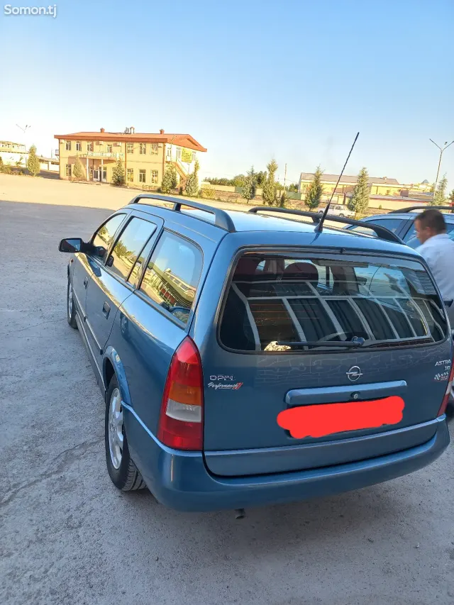 Opel Astra G 1999 · 1.6 MT