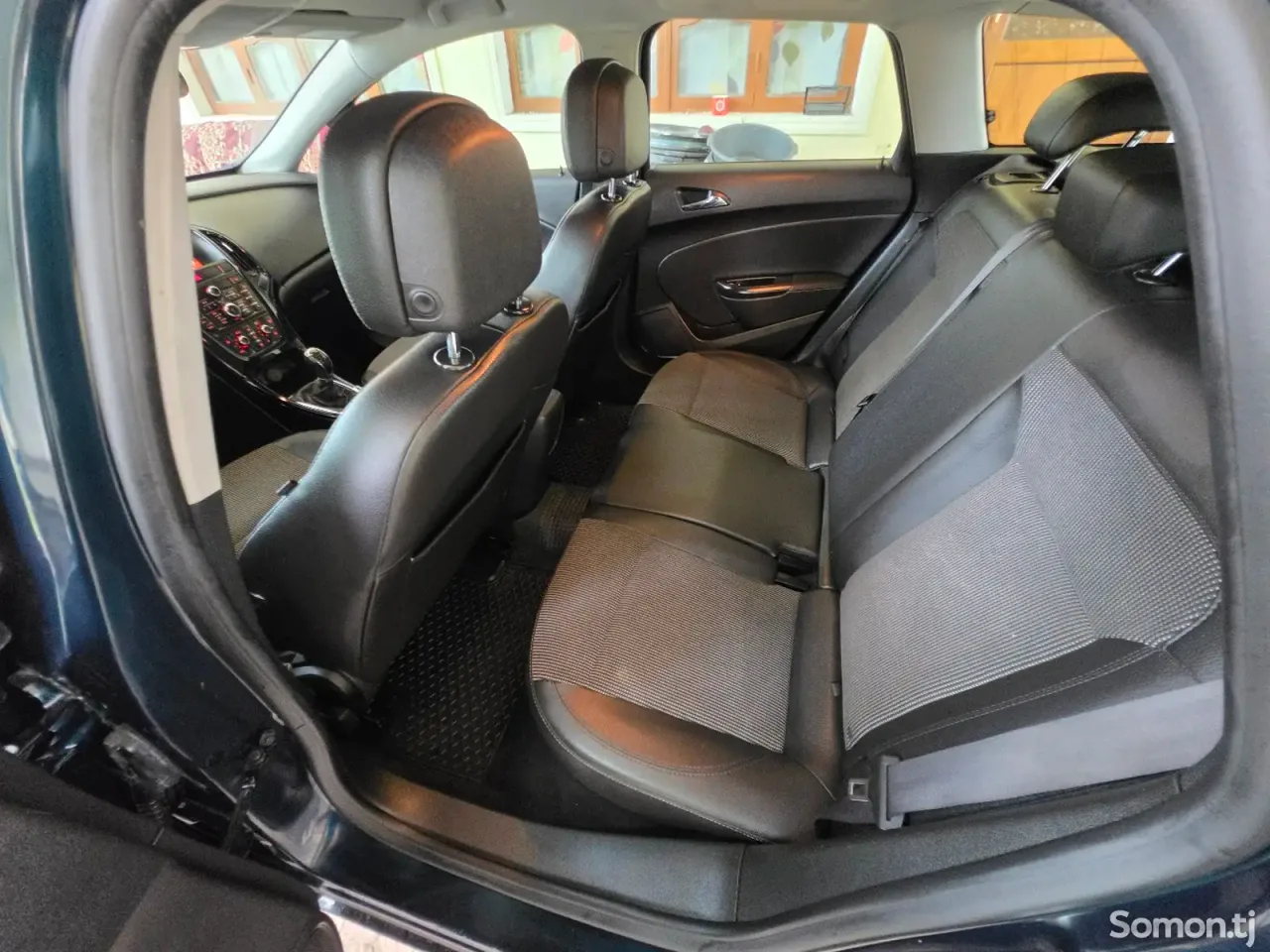 Opel Astra J 2016 · 1.4 MT