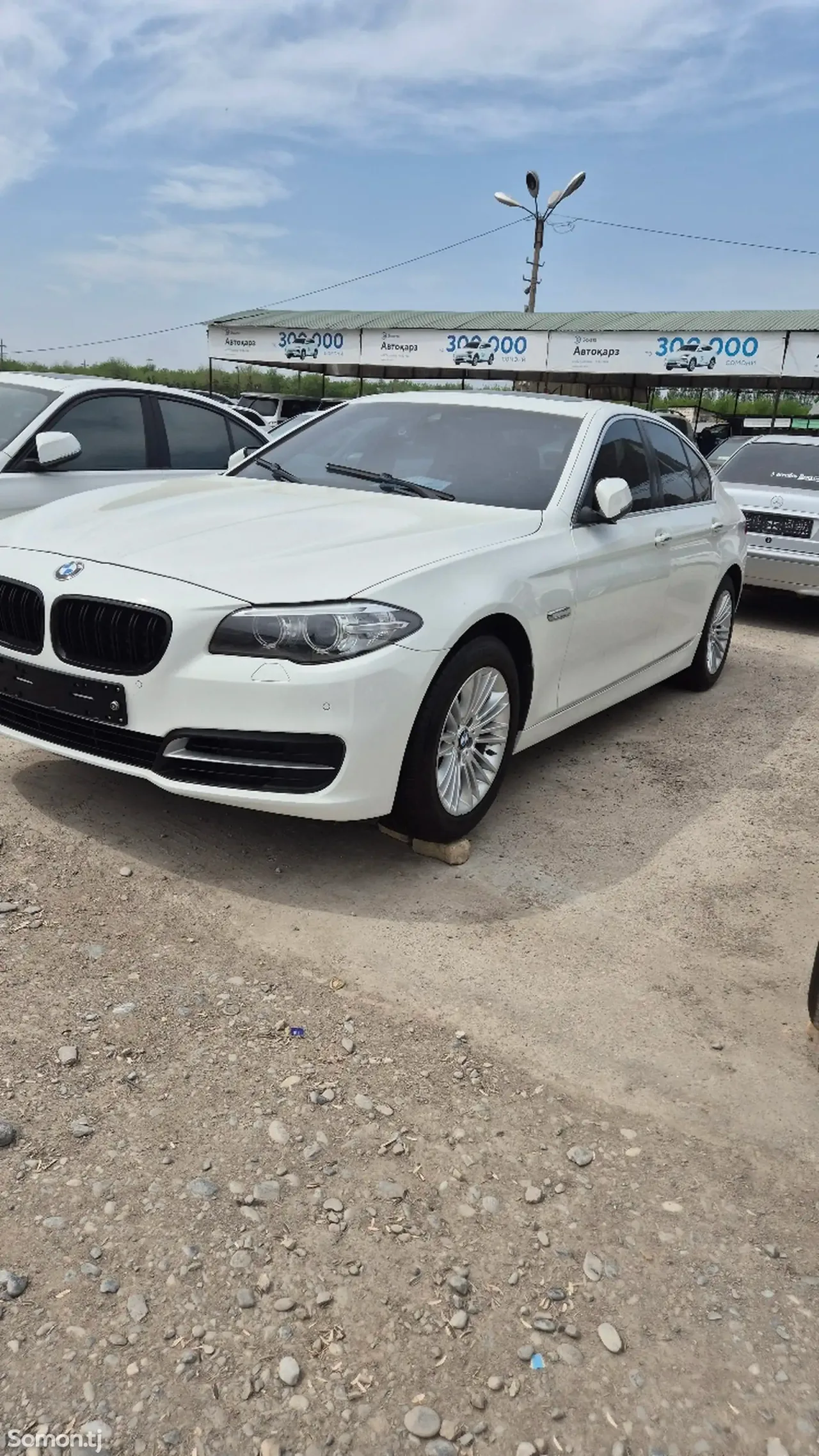 BMW 5 series 2015 · 2.0 AT
