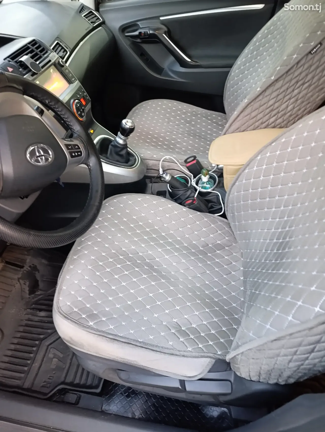 Toyota Verso 2014 · 1.6 MT