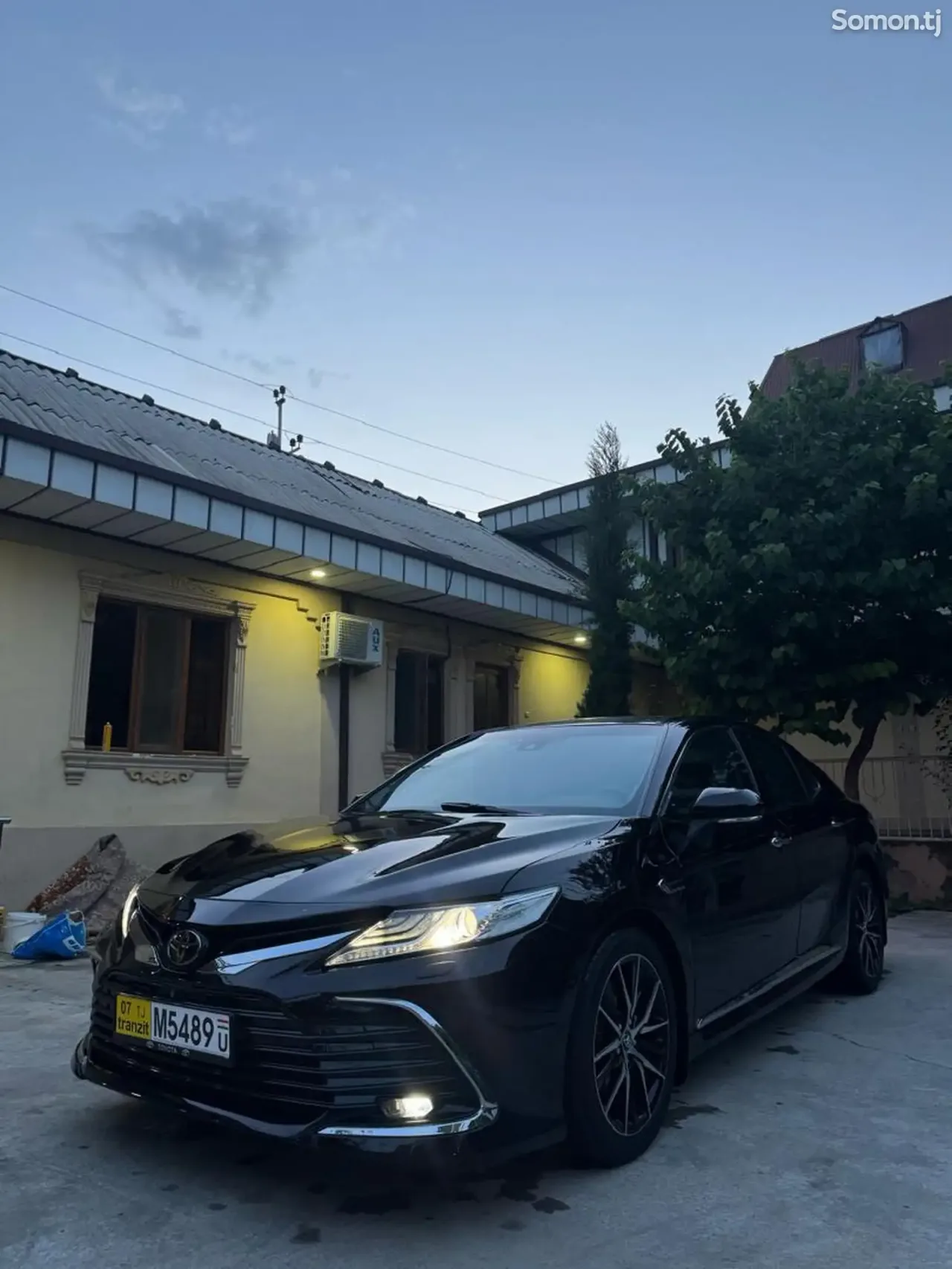 Toyota Camry 2020 · 3.5 AT