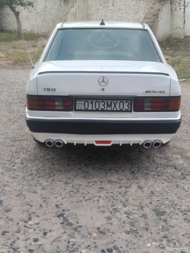 Mercedes-Benz W201 1991 · 2.2 MT