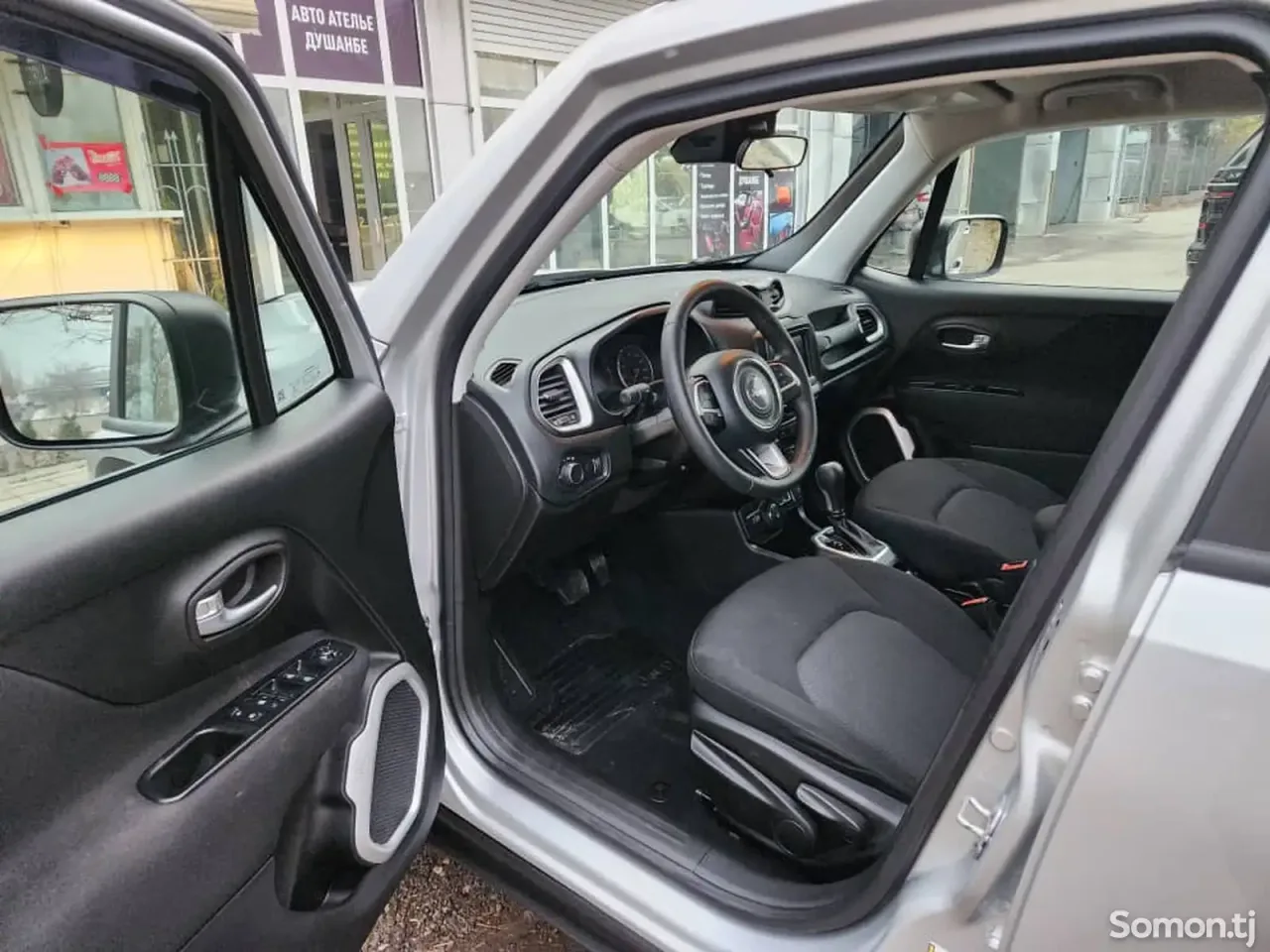 Jeep Renegade 2019 · 2.5 AT