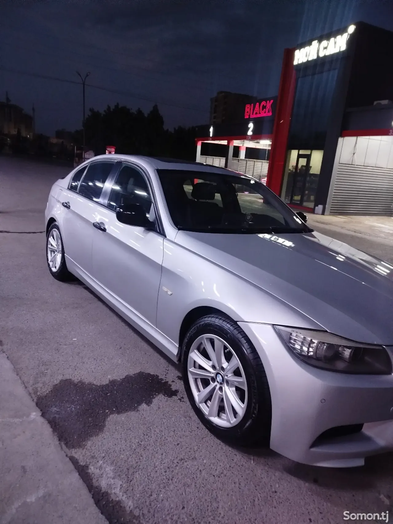 BMW 3 series 2010 · 2.0 AT