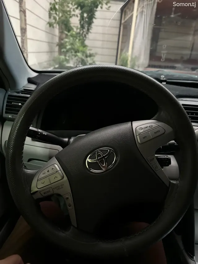 Toyota Camry 2007 · 2.4 AT