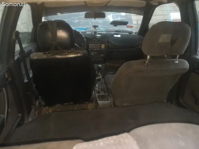 Opel Vectra A 1994 · 1.6 MT