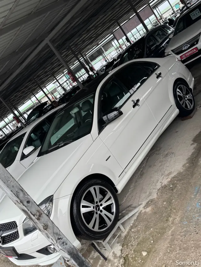 Mercedes-Benz C class 2010 · 2.0 AT