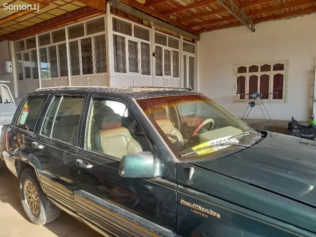 Jeep Grand Cherokee 1996 · 2.5 MT