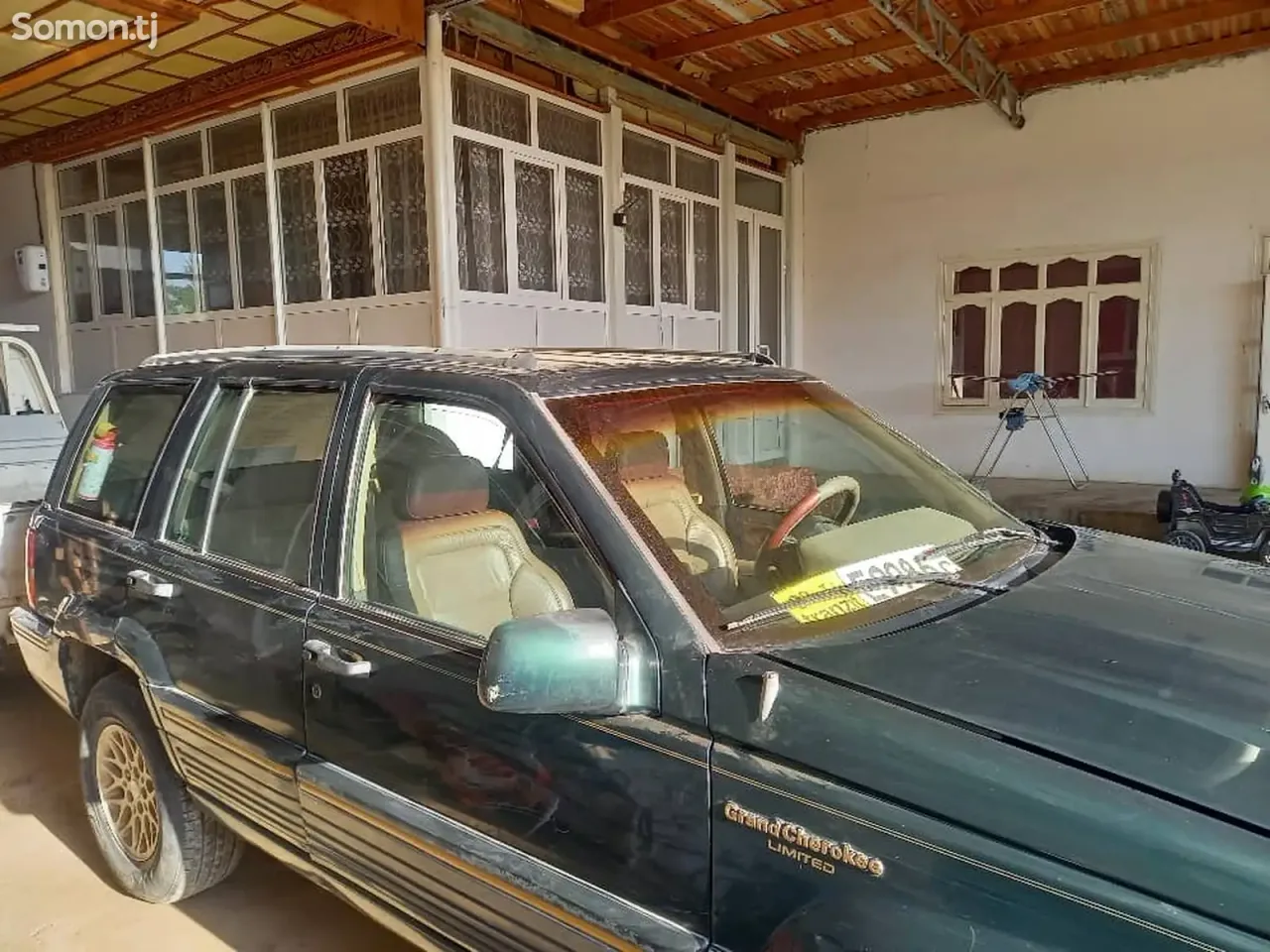 Jeep Grand Cherokee 1996 · 2.5 MT