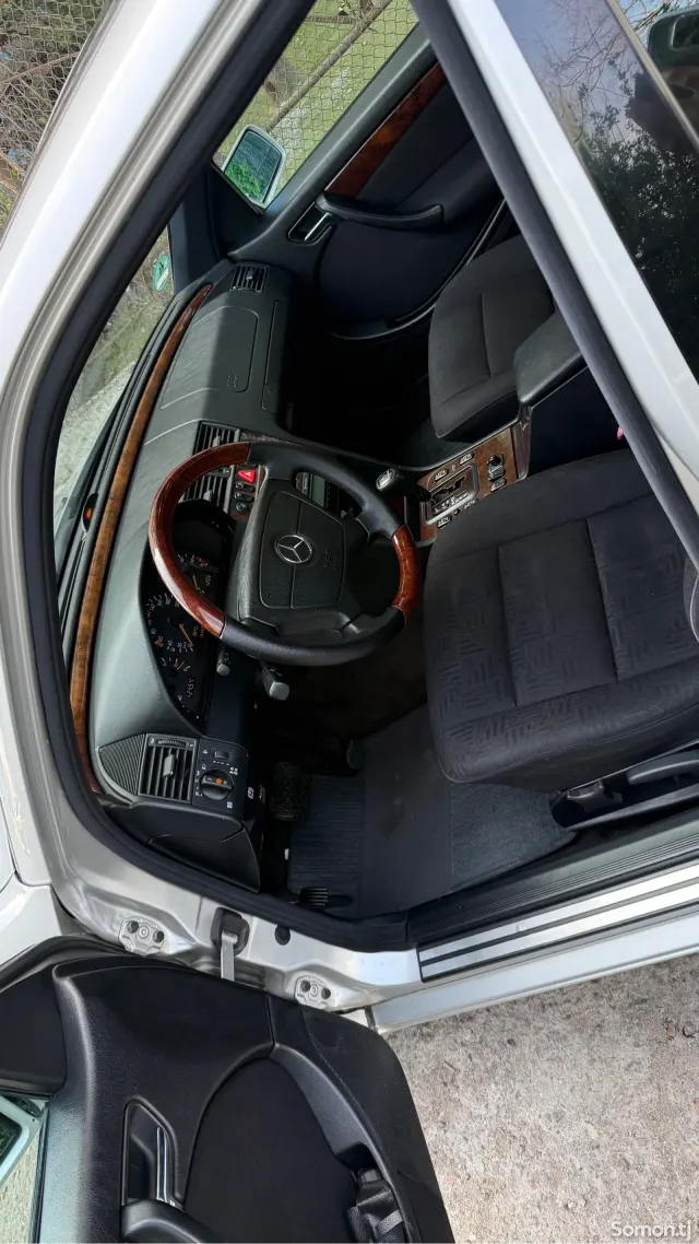 Mercedes-Benz C class 1999 · 2.0 AT