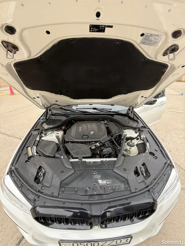 BMW 5 series 2017 · AT