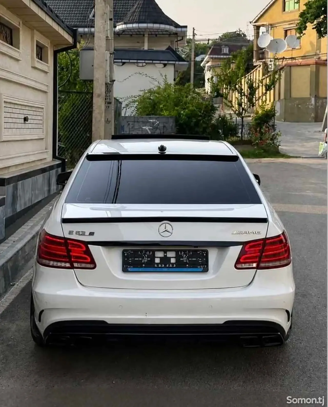 Mercedes-Benz E class 2011 · 3.5 AT