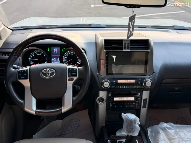 Toyota Land Cruiser Prado 2010 · 4.0 AT