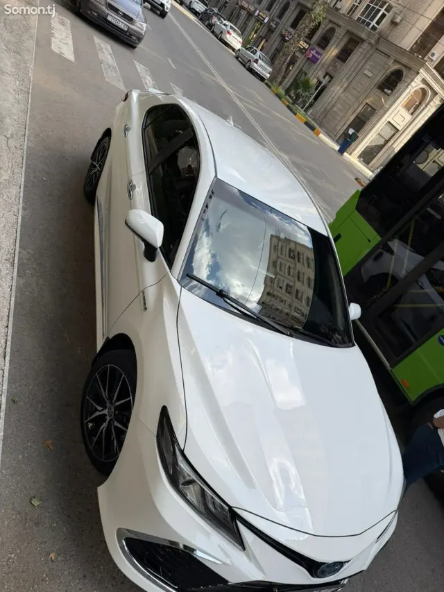 Toyota Camry 2021 · 2.5 AT