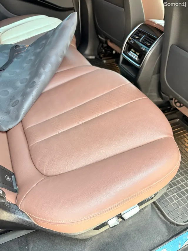 BMW X7 2022 · 3.0 AT