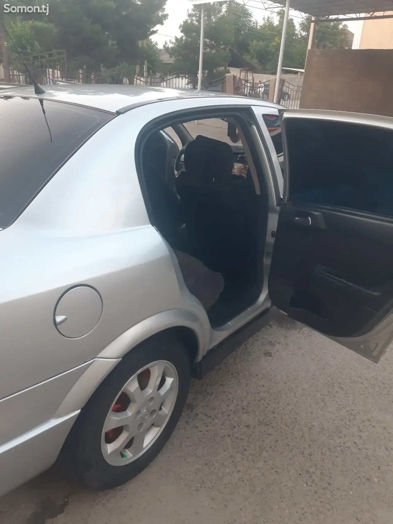 Opel Astra G 1999 · 1.6 MT