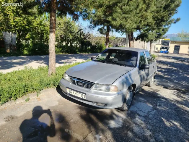 Daewoo Nexia 1995 · 1.6 MT