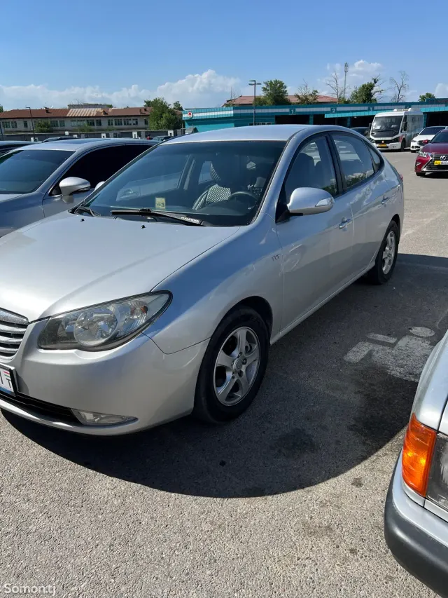Hyundai Avante 2010 · 1.6 AT