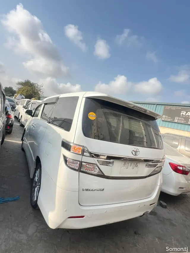 Toyota Vellfire 2014 · 2.4 AT