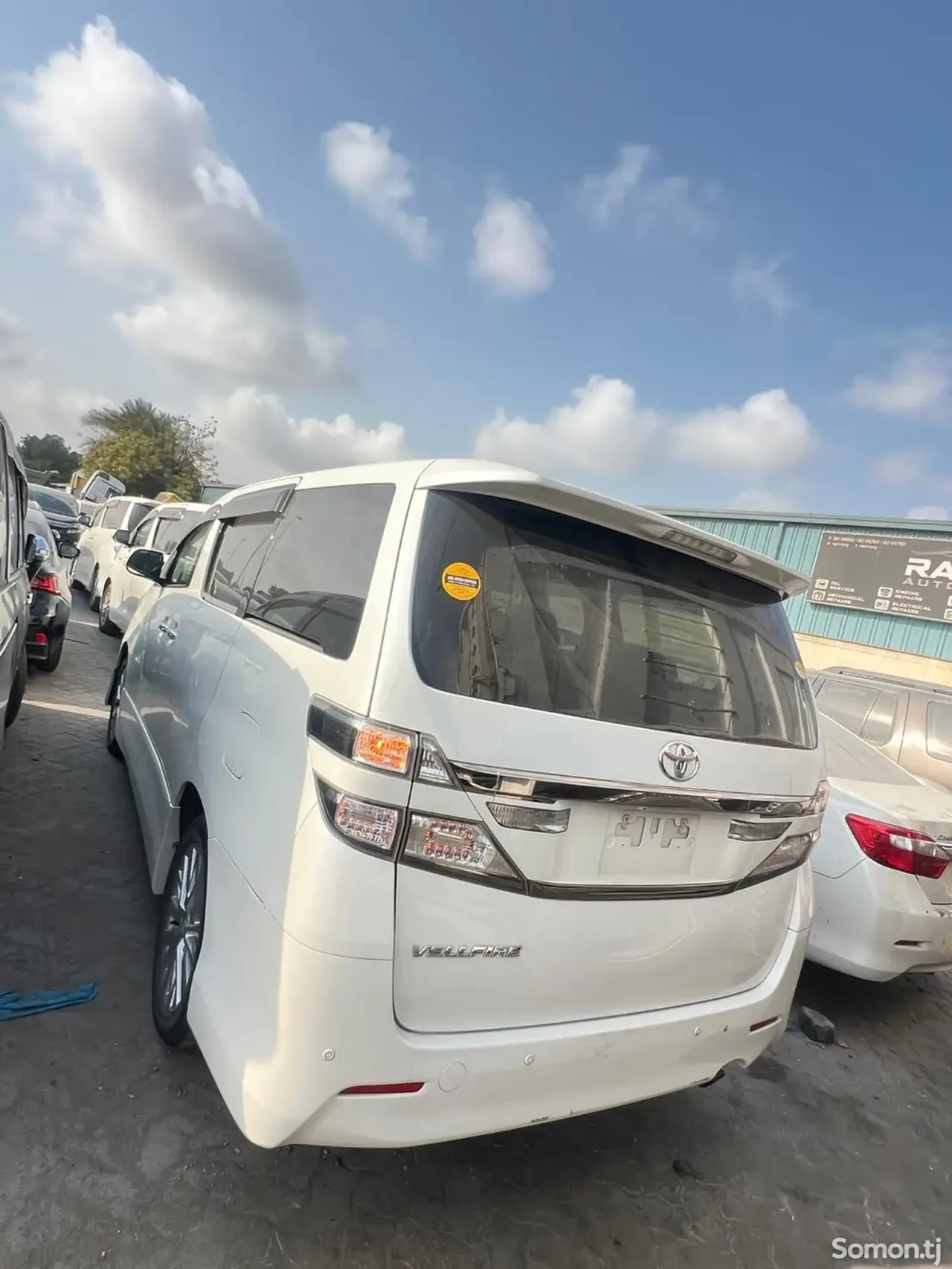 Toyota Vellfire 2014 · 2.4 AT