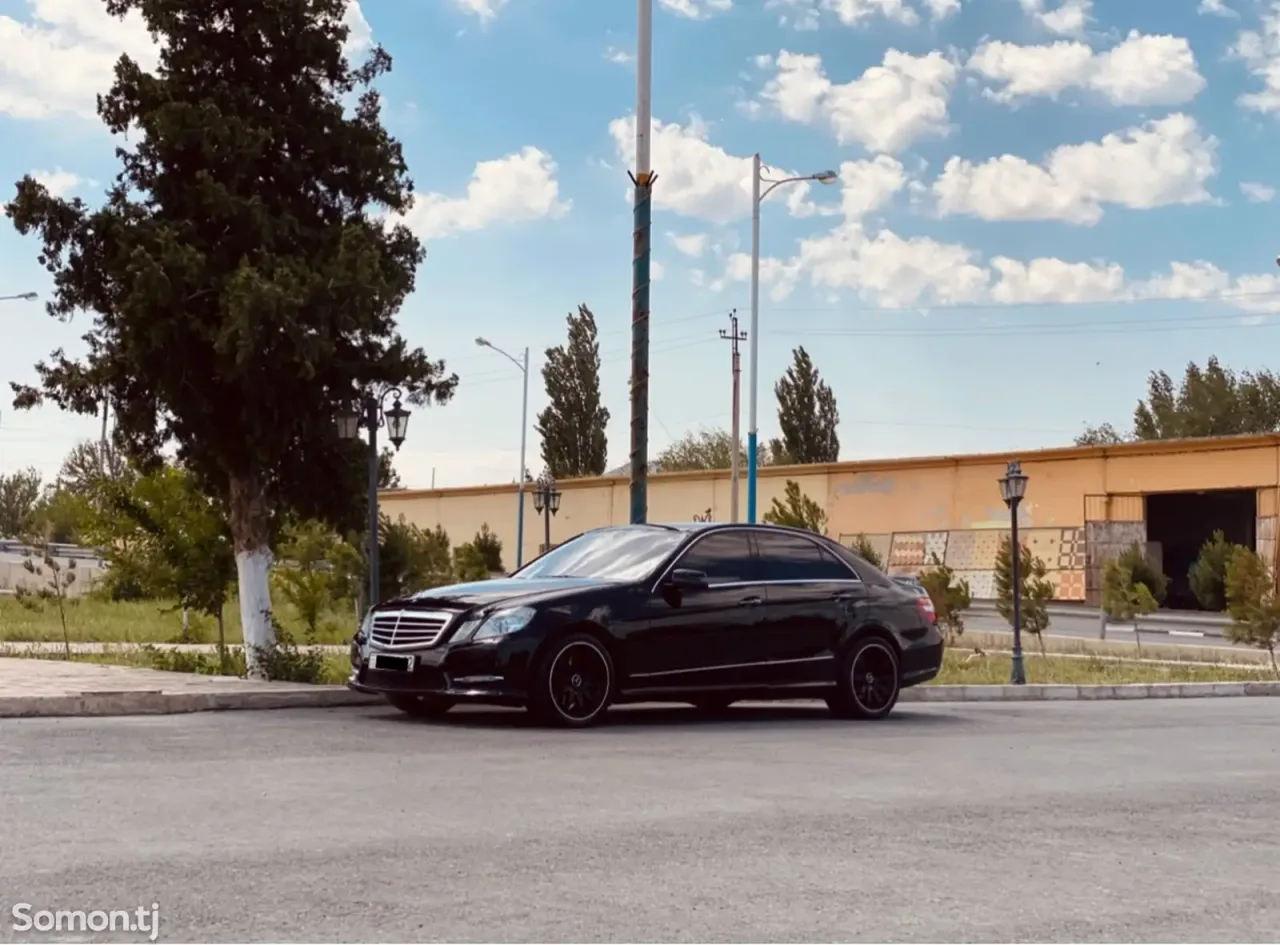 Mercedes-Benz E class 2010 · 3.5 AT