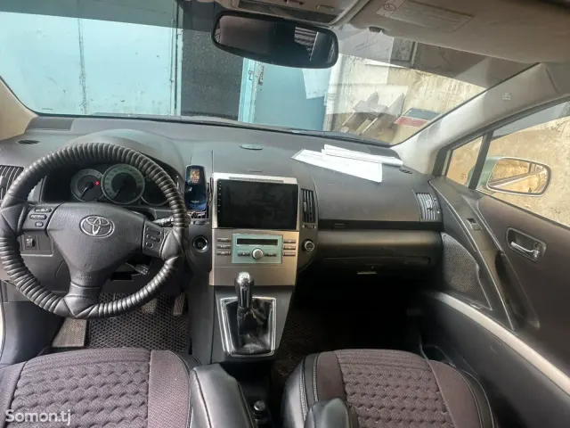 Toyota Corolla Verso 2006 · 1.8 MT