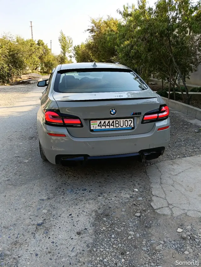 BMW 5 series 2011 · 4.4 AT