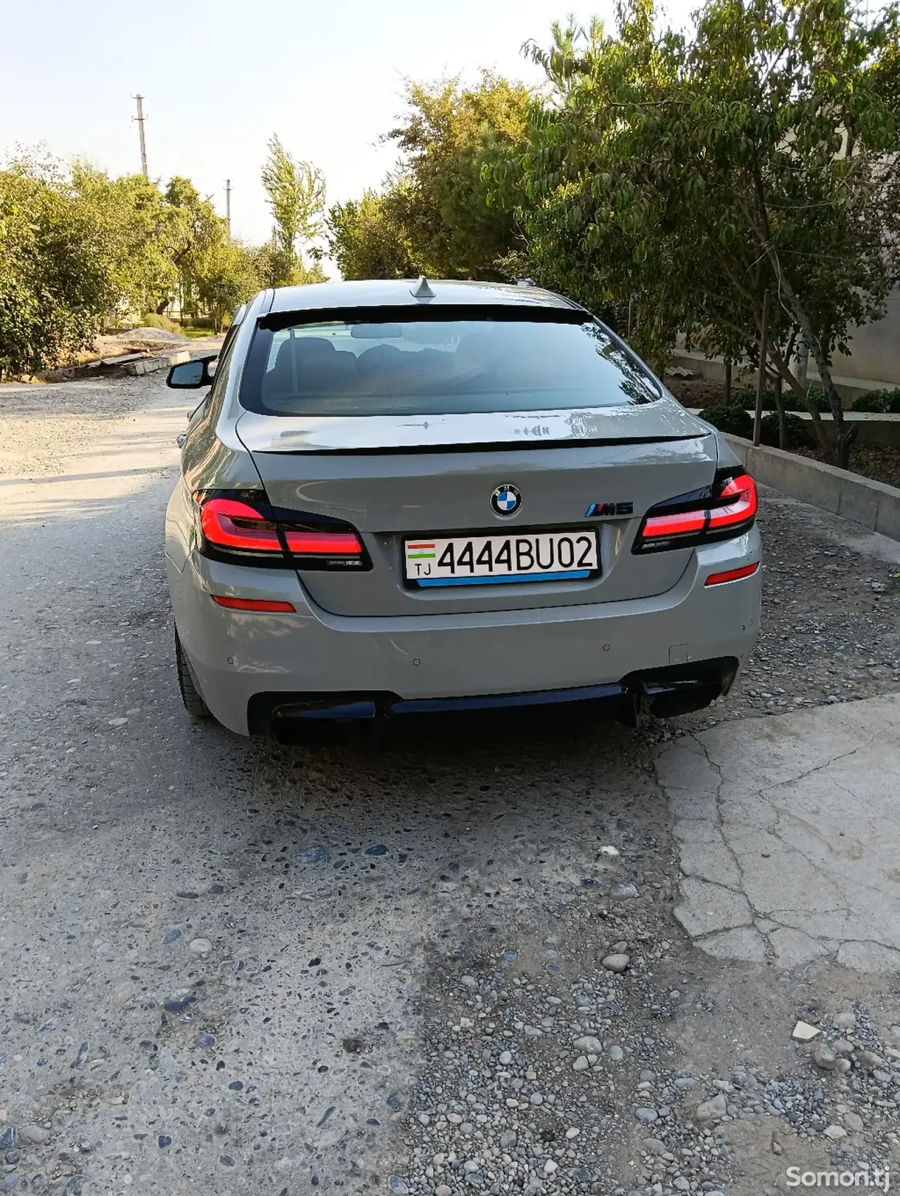 BMW 5 series 2011 · 4.4 AT