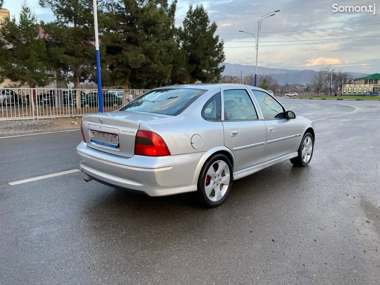 Opel Vectra B 2000 · 1.6 MT