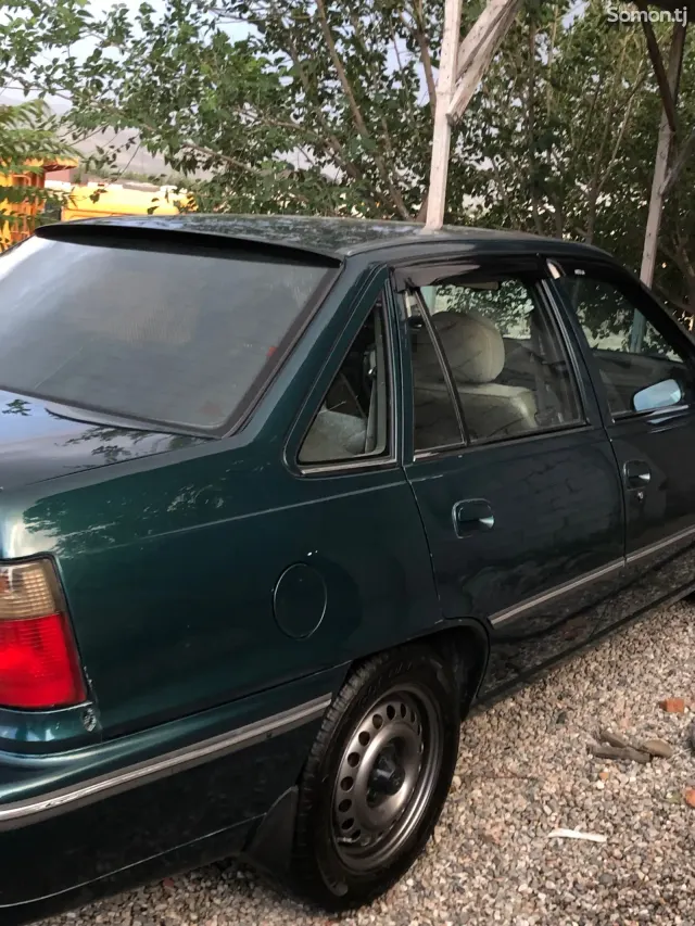Daewoo Nexia 1996 · 1.6 MT