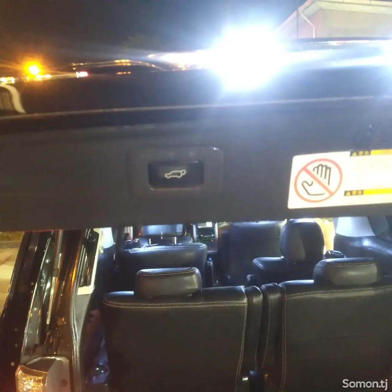 Toyota Vellfire 2010 · 2.4 AT