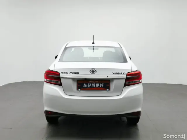 Toyota Yaris 2017 · AT