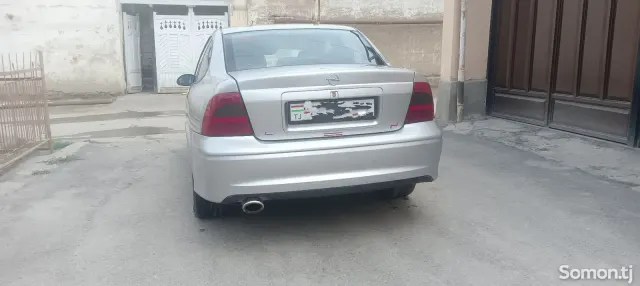Opel Vectra B 2000 · 1.6 MT