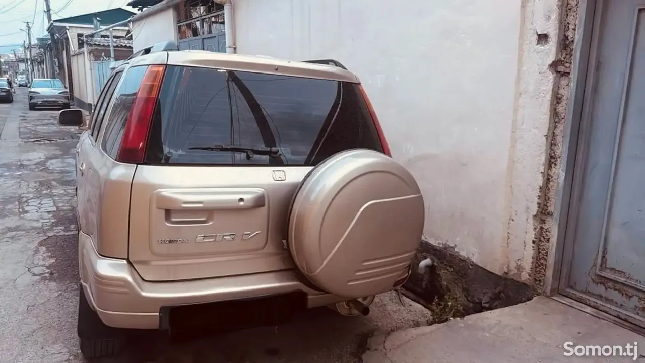 Honda CR-V 1998 · 2.0 MT