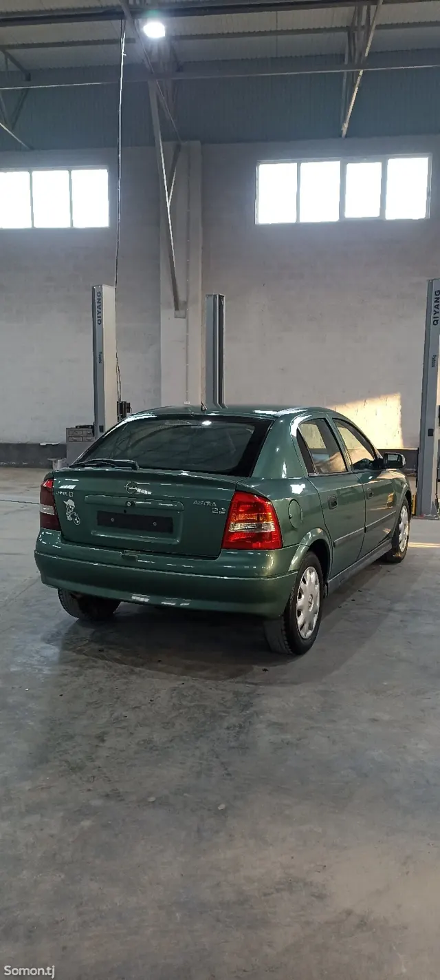 Opel Astra G 1998 · 1.6 AT