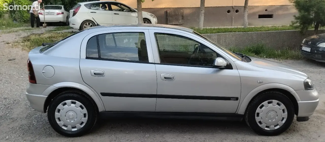 Opel Astra G 1998 · 1.6 MT