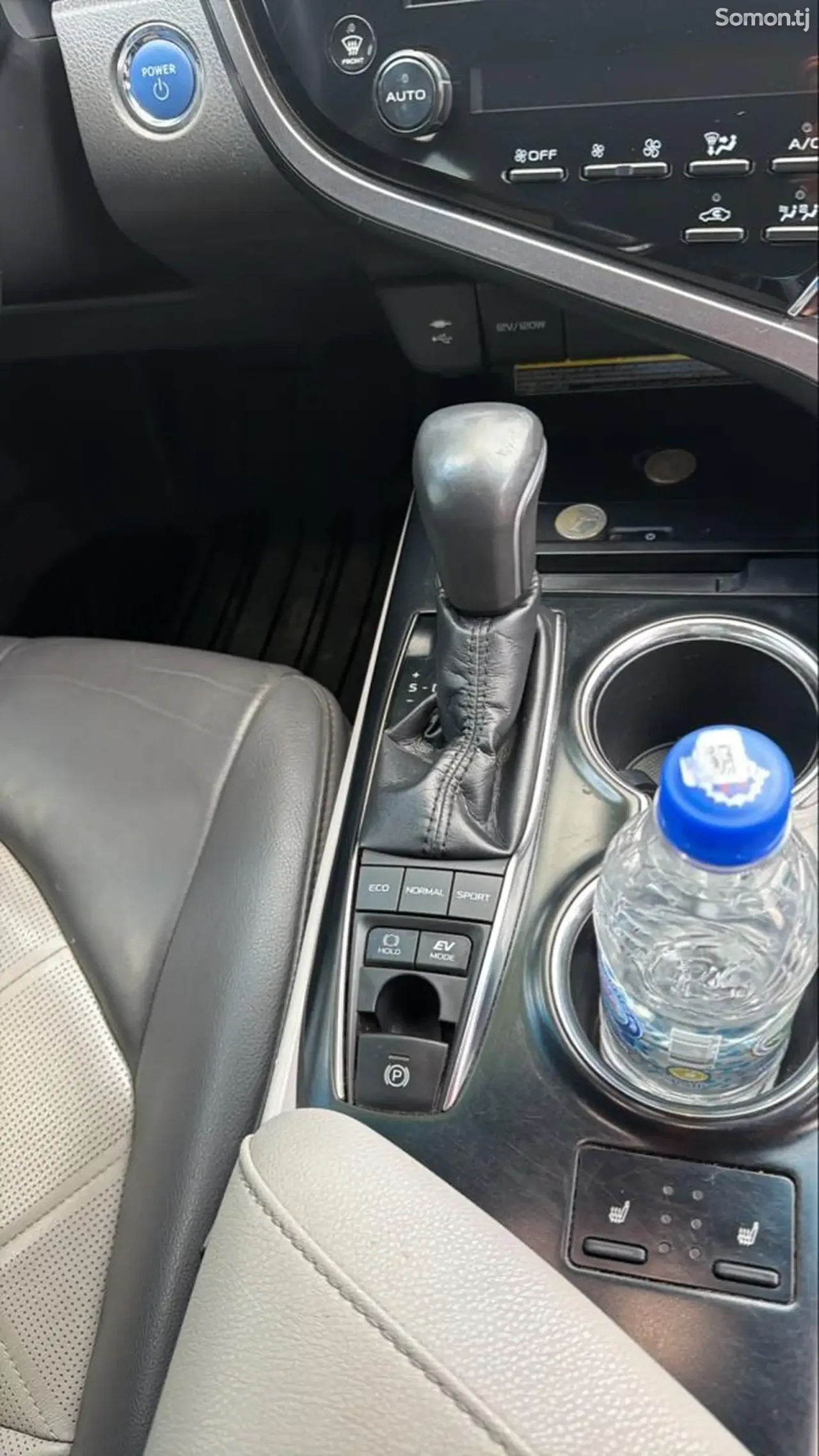 Toyota Camry 2018 · 2.5 AT
