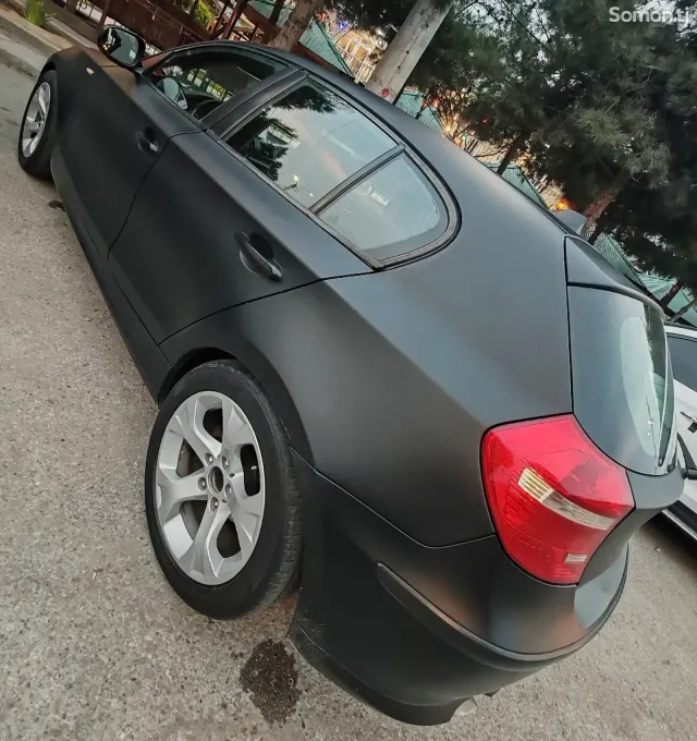 BMW 1 series 2010 · 1.6 AT