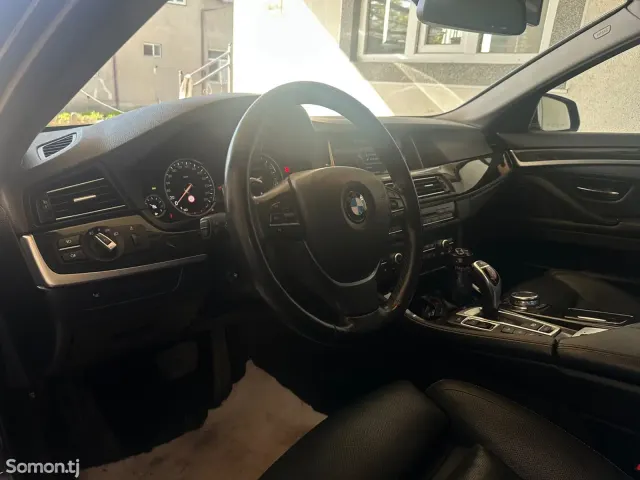 BMW 5 series 2016 · 2.0 AT