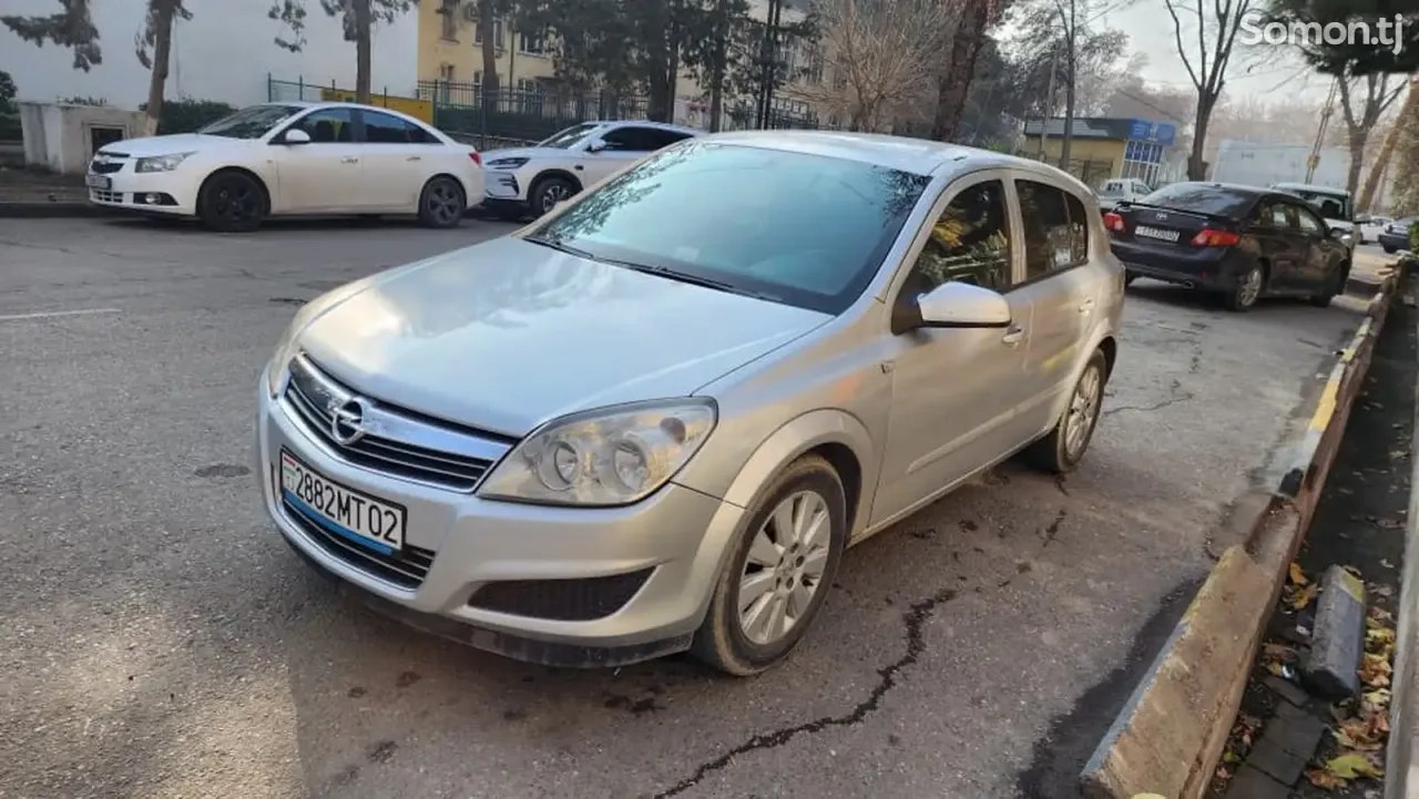 Opel Astra H 2009 · 1.7 MT
