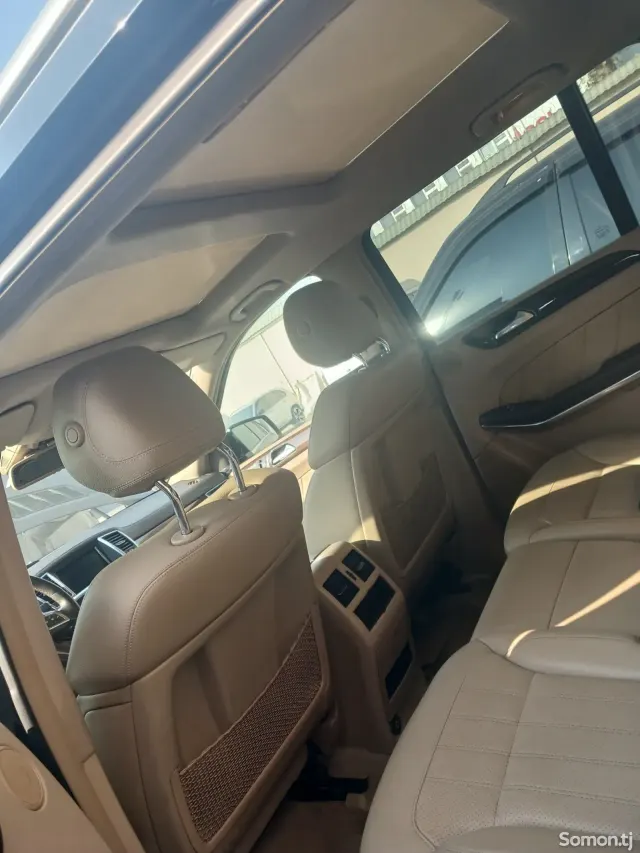 Mercedes-Benz GLS 2014 · 4.5 AT