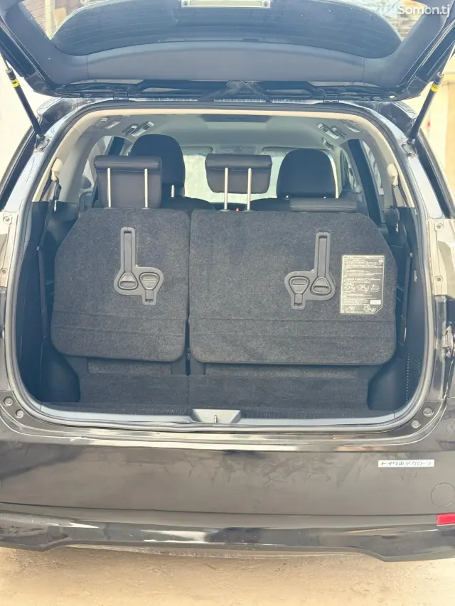 Toyota Estima 2014 · 2.4 AT